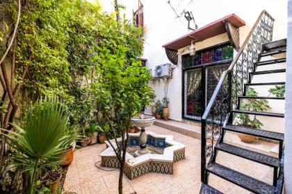 Apartment with 3 bedrooms in FES with enclosed garden and WiFi - image 9
