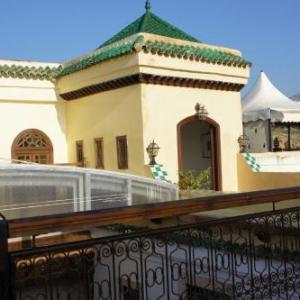 Riad Les Remparts De Fès