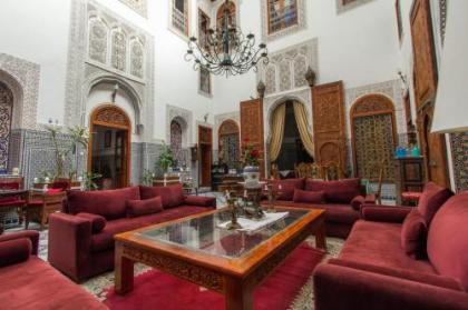 Riad Damia - image 17