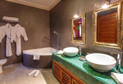 Riad Andalib - image 17