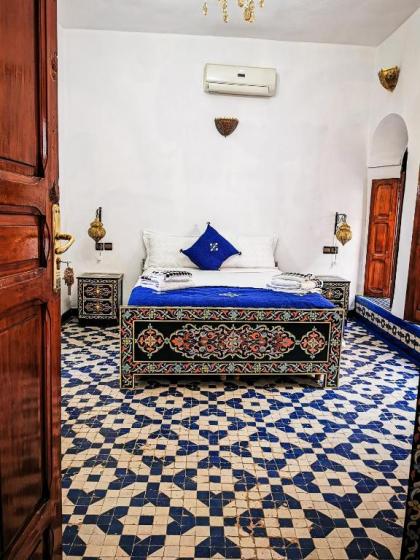 Riad Farah - image 17