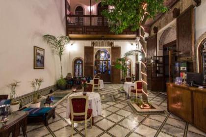 Riad Les Remparts De Fès - image 1
