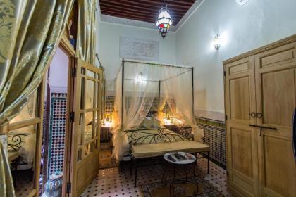 Riad Taryana - image 13