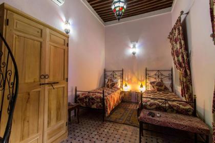 Riad Taryana - image 4
