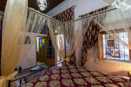 Riad Taryana - image 6