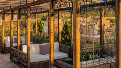 Karawan Riad - image 3