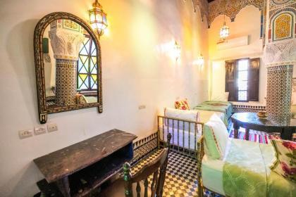 Riad Mounana - image 16
