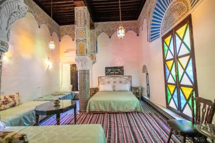 Riad Mounana - image 20