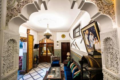 Apartment with 3 bedrooms in FES with enclosed garden and WiFi - image 11