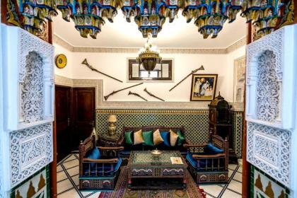 Apartment with 3 bedrooms in FES with enclosed garden and WiFi - image 17