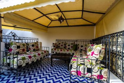 Apartment with 3 bedrooms in FES with enclosed garden and WiFi - image 3