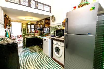 Apartment with 3 bedrooms in FES with enclosed garden and WiFi - image 4
