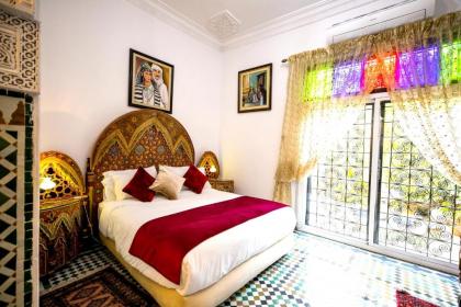 Apartment with 3 bedrooms in FES with enclosed garden and WiFi - image 5