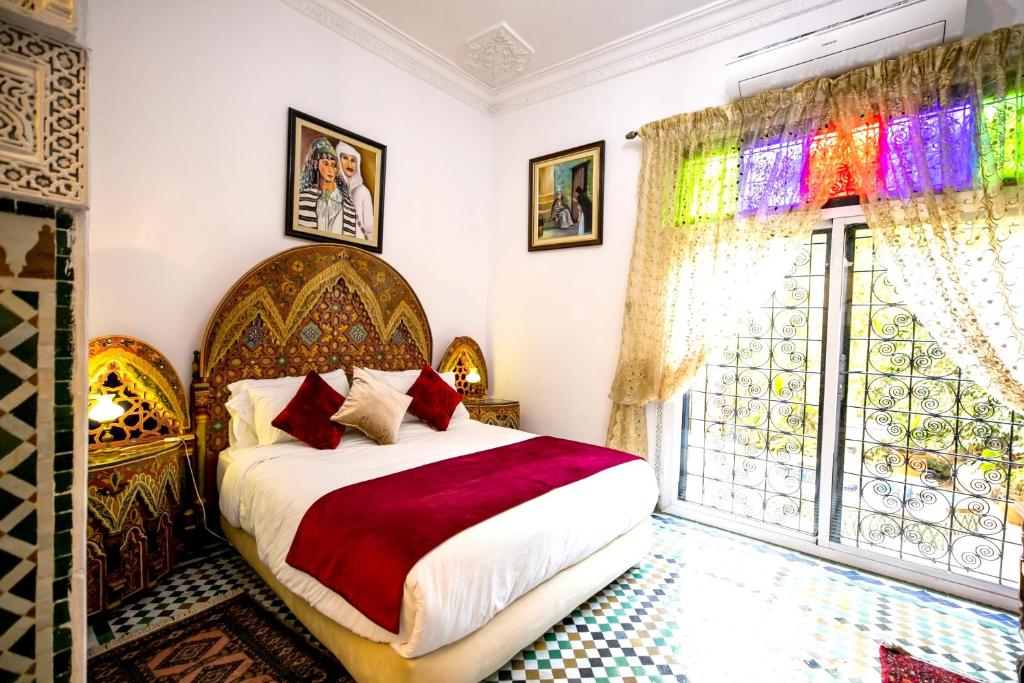 Apartment with 3 bedrooms in FES with enclosed garden and WiFi - image 5