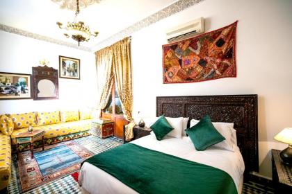 Apartment with 3 bedrooms in FES with enclosed garden and WiFi - image 6