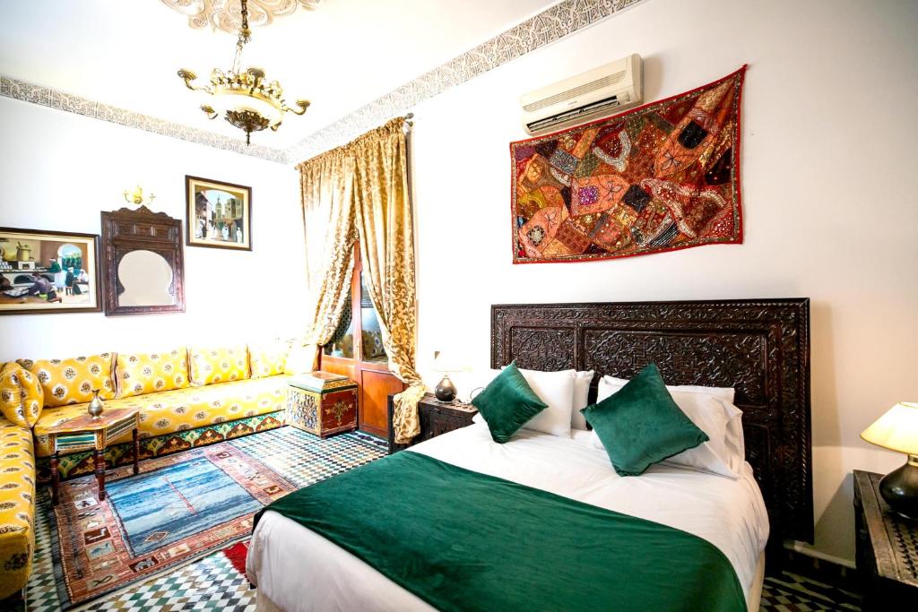 Apartment with 3 bedrooms in FES with enclosed garden and WiFi - image 6