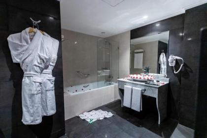 Nour Plazza Hotel - image 18
