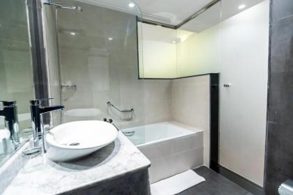 Nour Plazza Hotel - image 19