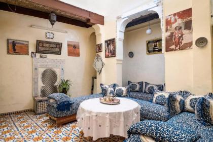 Family Room for 6 peoples Sunny Riad Inside Medina Fes El Bali - image 1