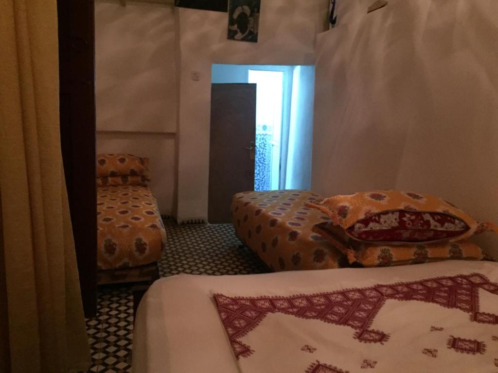 Family Room for 6 peoples Sunny Riad Inside Medina Fes El Bali - image 2